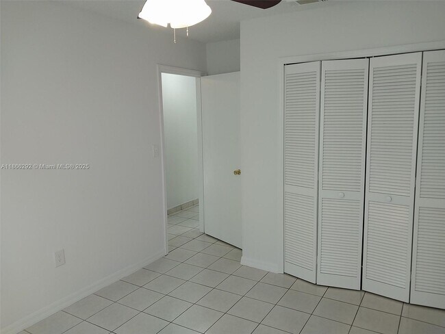 Building Photo - 2424 SW 143rd Pl