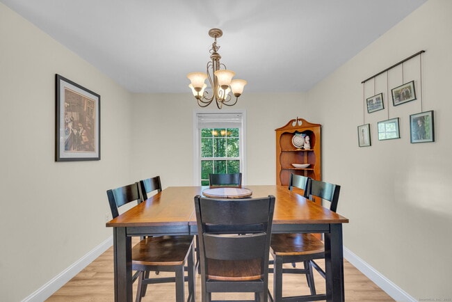 Building Photo - 943 Mt Vernon Rd