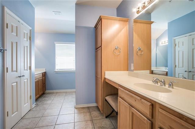 Building Photo - 2415 Stutz Dr