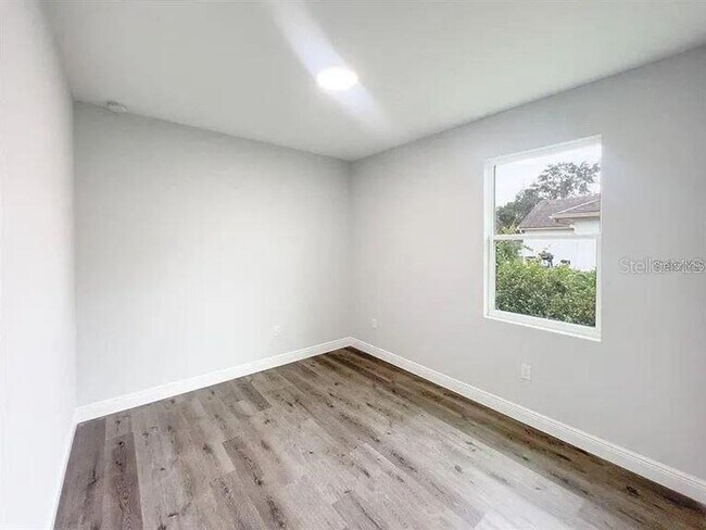 Building Photo - This new home has all the extras you have ...