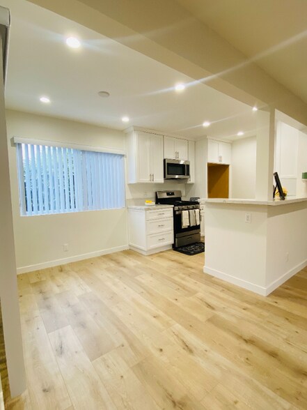 Building Photo - 8919 Longden Ave