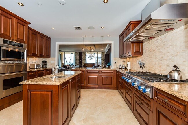 Building Photo - 3501 N Ocean Dr