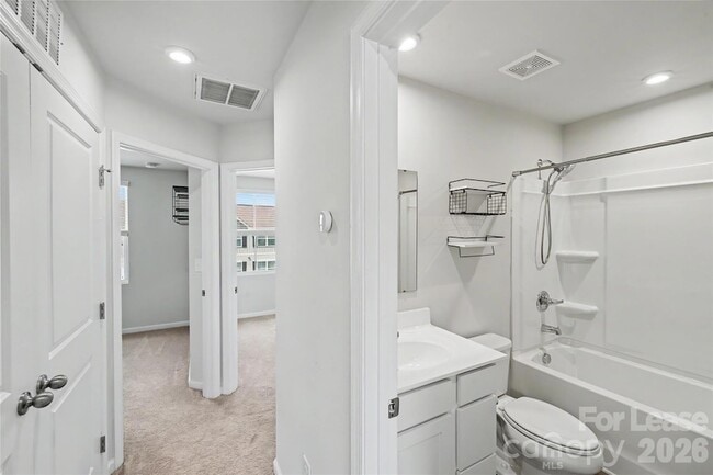 Building Photo - 6042 Cutwater Cir