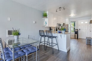 Building Photo - 1111 Seacoast Dr