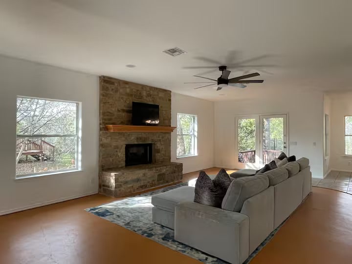 Building Photo - Room in House on Copper Hills Dr