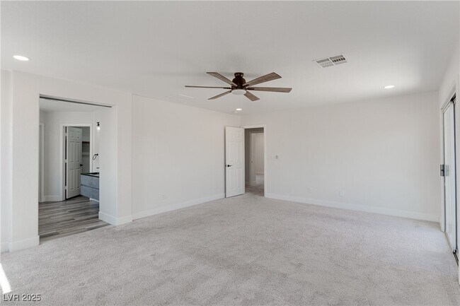 Building Photo - 11057 Village Ridge Ln
