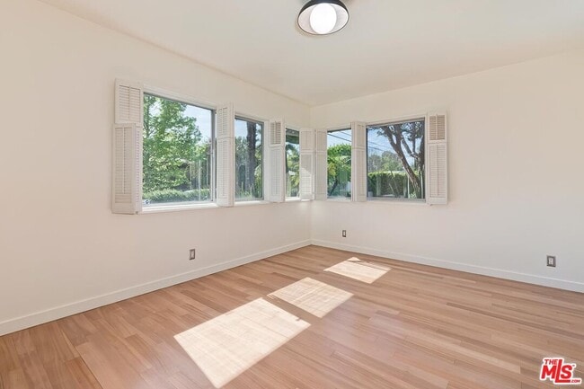 Building Photo - 2670 Carmar Dr