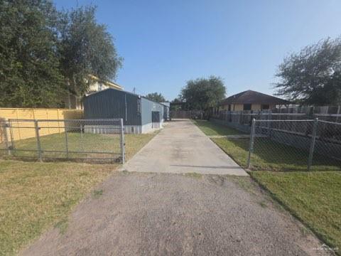 Building Photo - 1718 E Juarez Ave