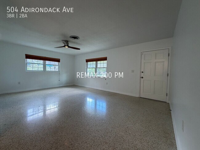 Building Photo - 504 Adirondack Ave