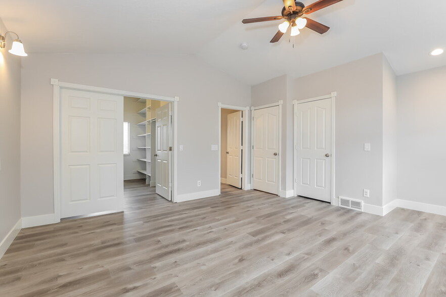 Building Photo - 5166 Cobble Cir