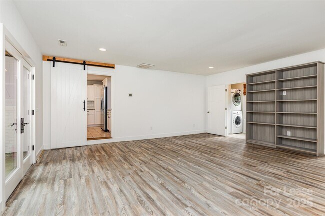 Building Photo - 6334 Fair Valley Dr