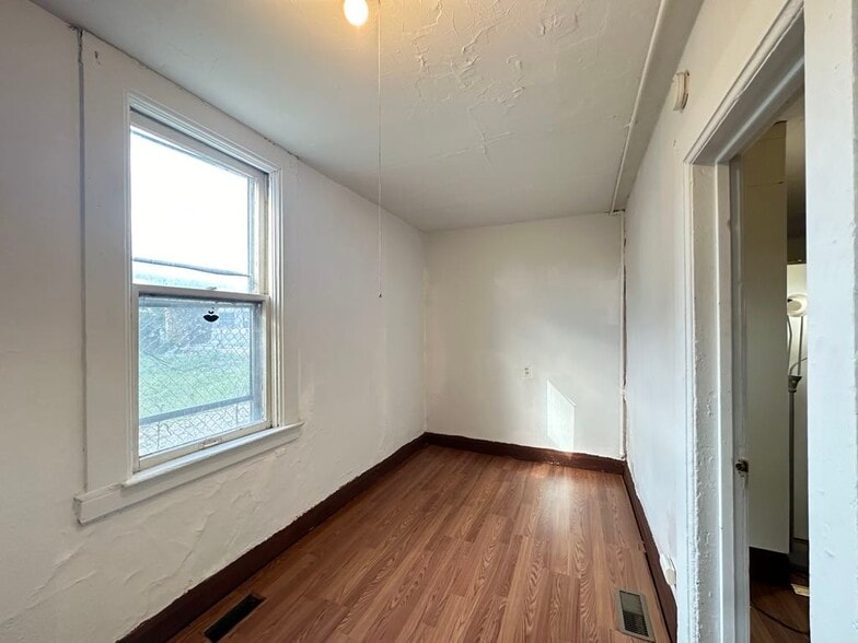 Building Photo - 1514 N Elston Ave