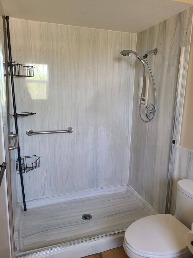 Building Photo - Beautiful 3bedroom 2bathroom