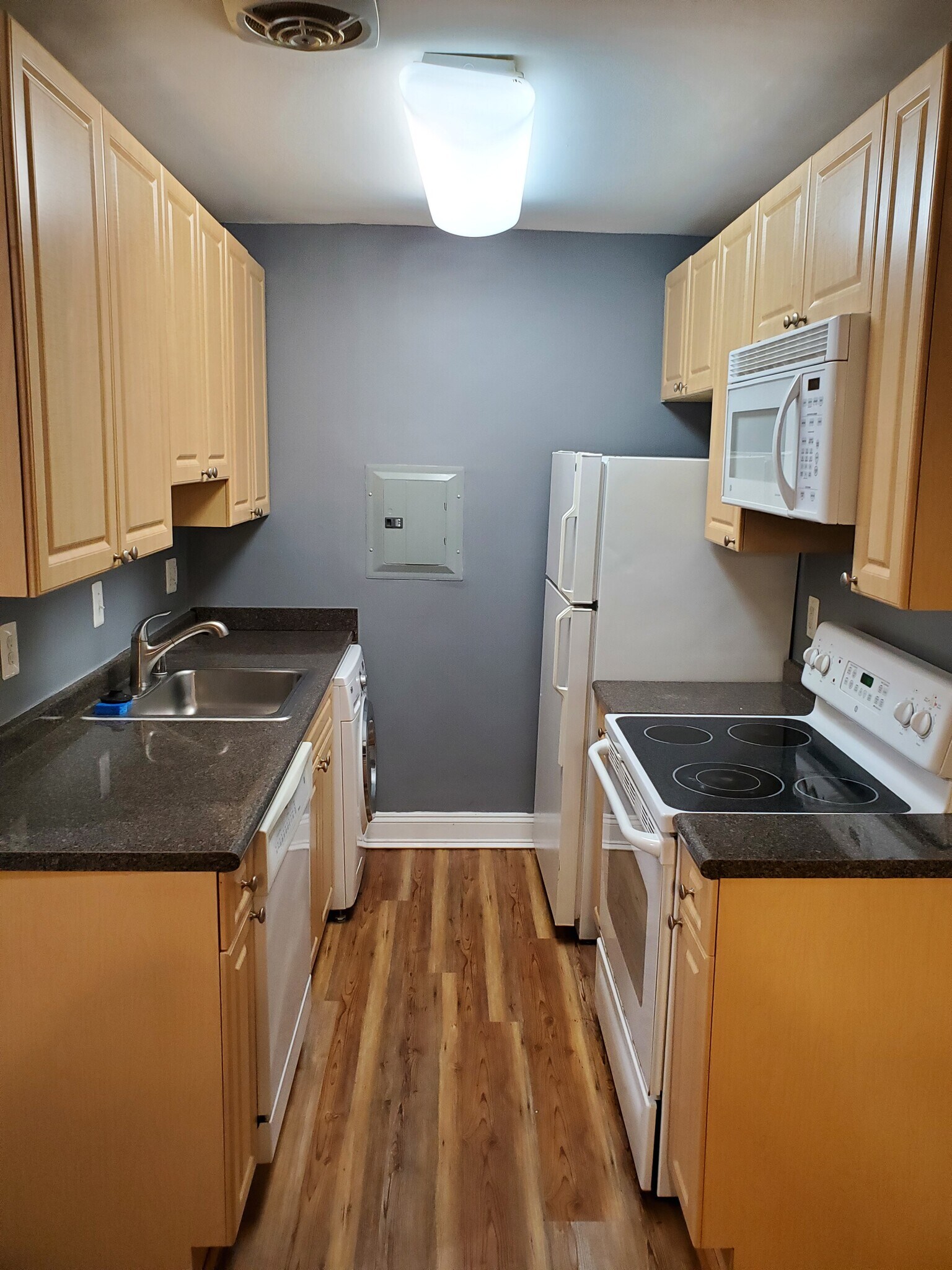 Building Photo - 1009 Chillum Rd