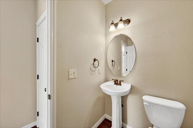 Building Photo - Stylish Multi-Level Condo in West Boise