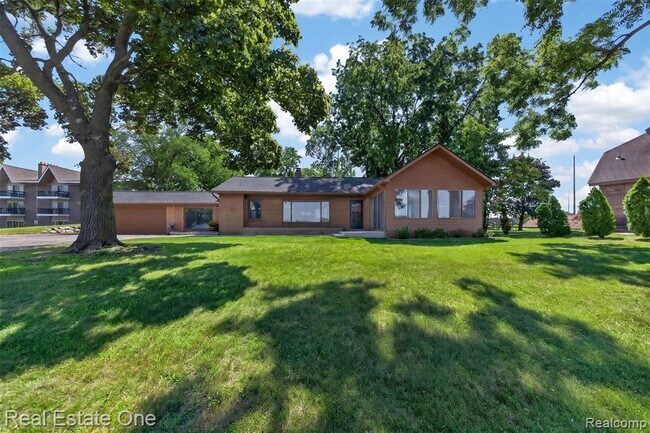 Building Photo - 2079 Klingensmith Rd