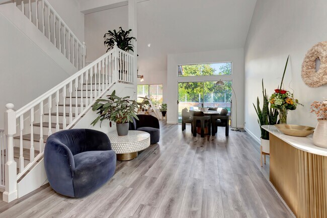 Building Photo - 28962 Sean Dr