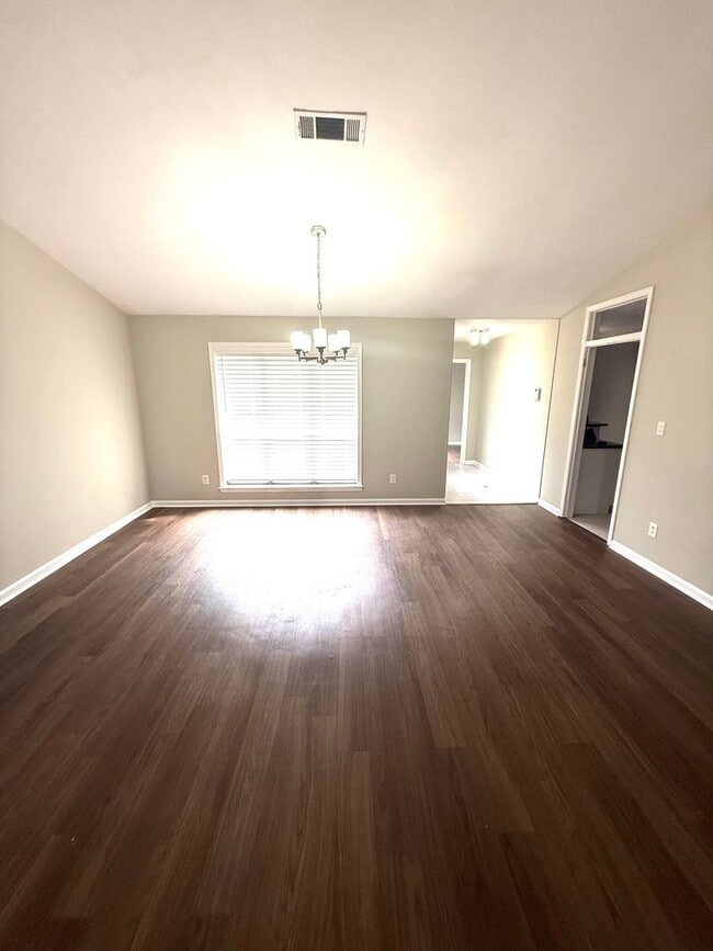 Building Photo - ** Newly renovated 4 bed 2 bath home in Bell Meadows **  Call our self showing number to Schedule...