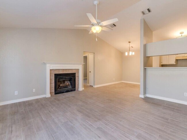 Building Photo - 9101 Japonica Ct