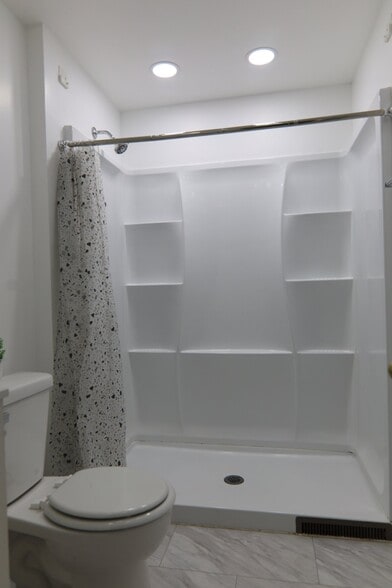 Building Photo - 5377 Flotron Dr