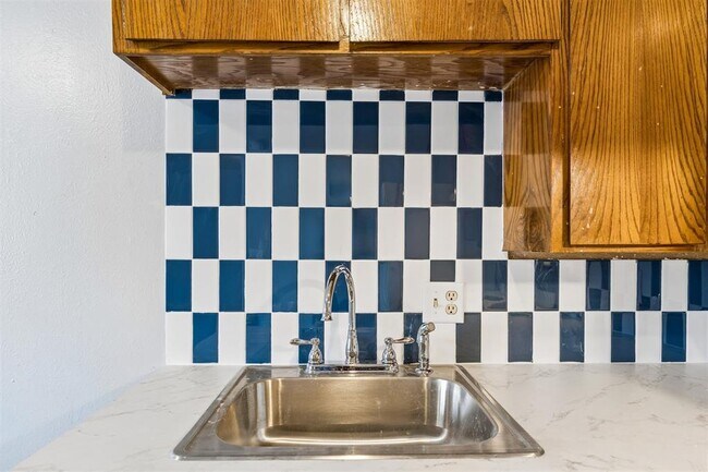 Building Photo - 1401 E St