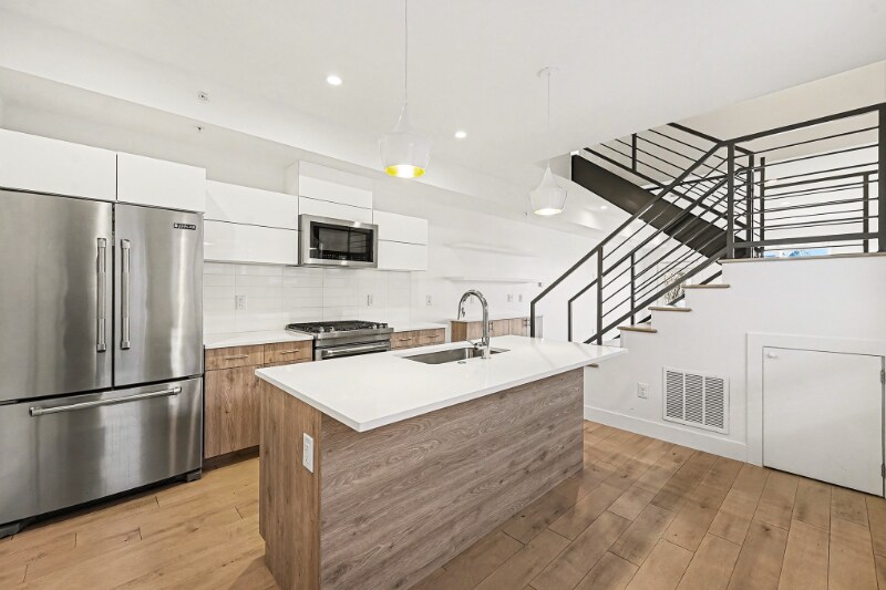 Building Photo - 232 Inca St