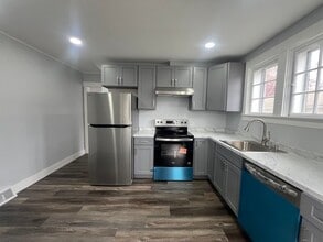 Building Photo - Newly Renovated 3 Bedroom Home