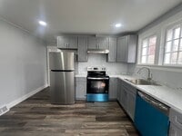 Building Photo - Newly Renovated 3 Bedroom Home