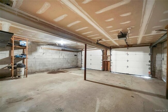 Building Photo - 138 Barnes Rd