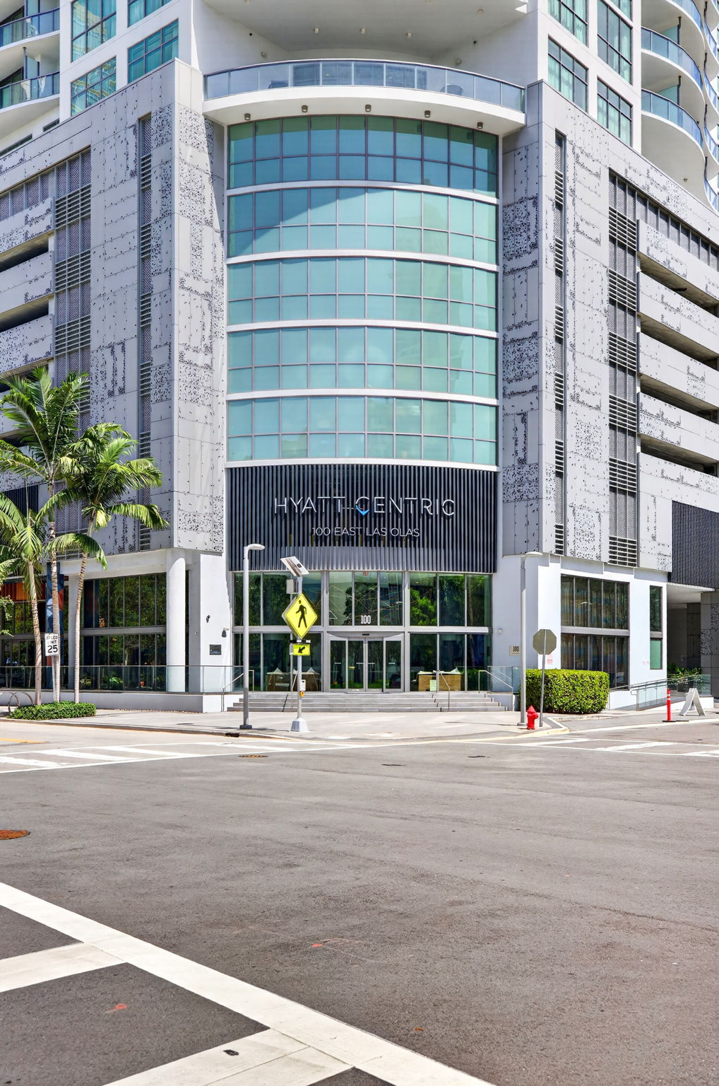 Building Photo - 100 E Las Olas Blvd