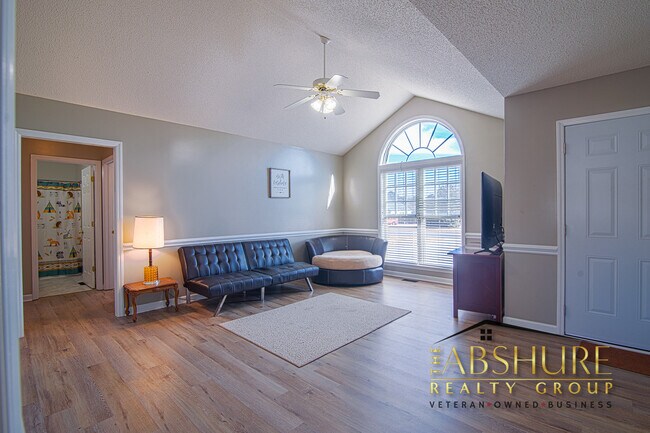Building Photo - 7604 Lilly Pond Ln