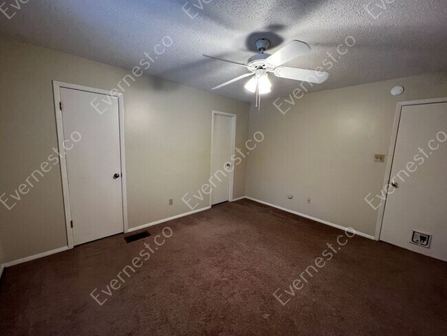 Building Photo - 604 Running Brook Rd