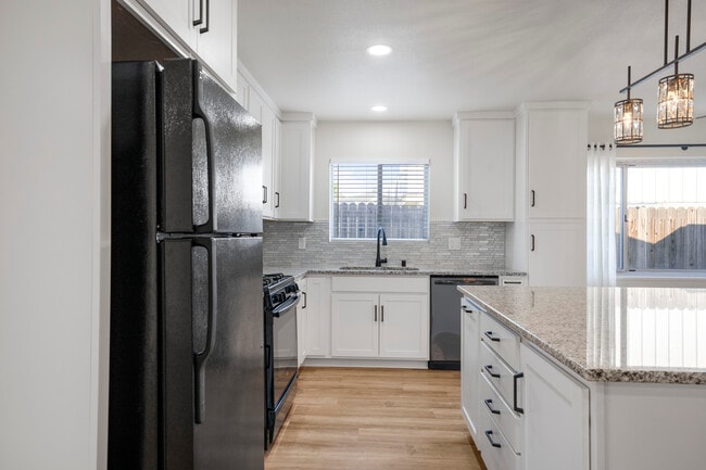Building Photo - 4055 Draco Dr