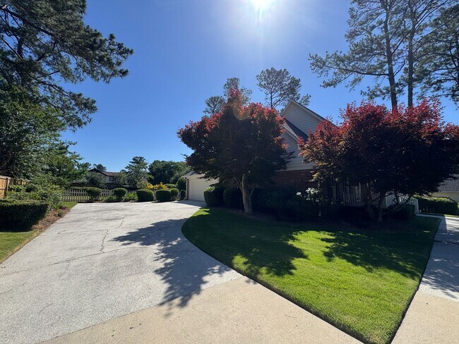 Building Photo - 138 Wood Creek Dr