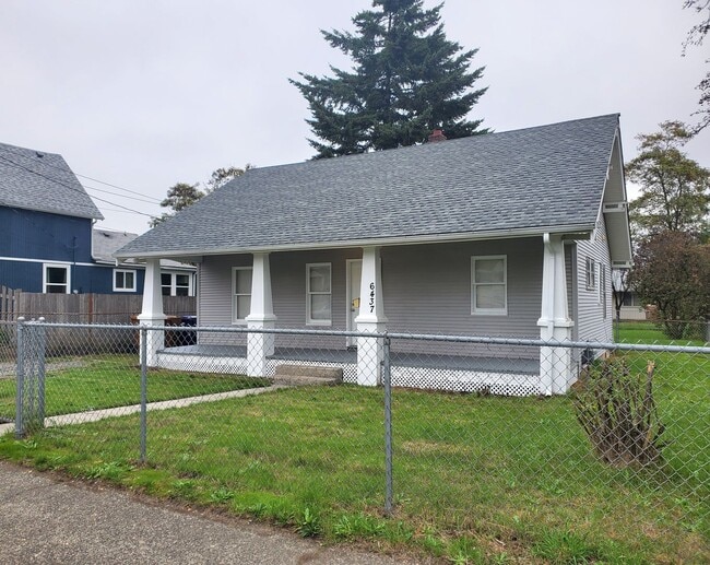 Building Photo - 3 bdrm, 1 bath home for $1995 Rent