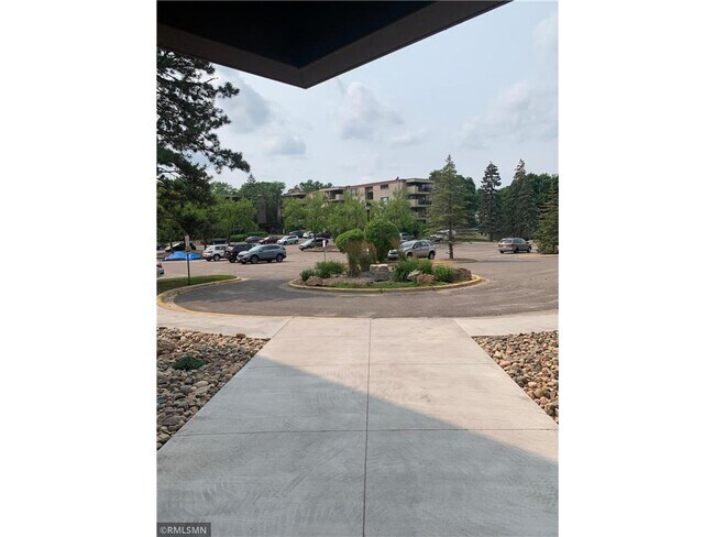 Building Photo - 6650 Vernon Ave S