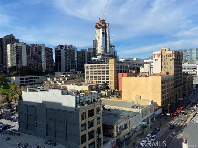Building Photo - 400 S Broadway