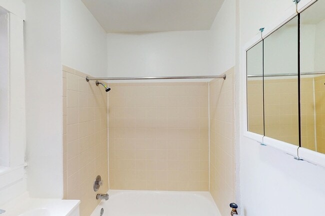 Floorplan - 5202-5210 S. Cornell Avenue