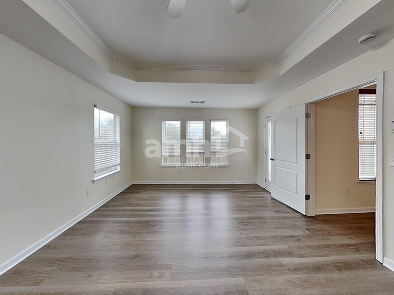 Building Photo - 70 Camden Way