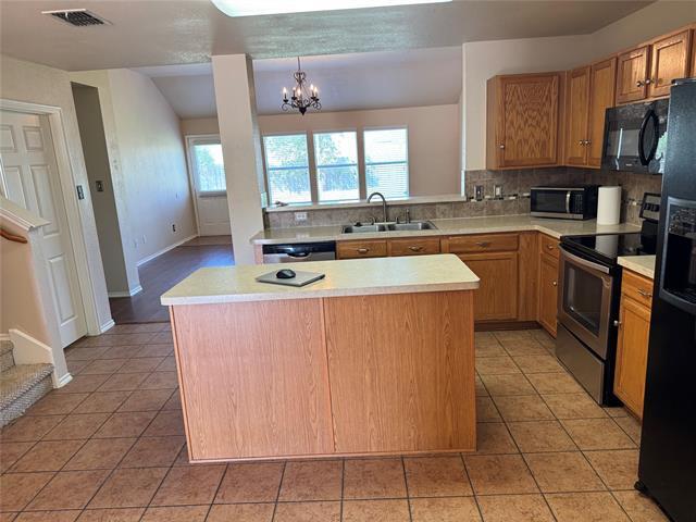 Building Photo - 2800 Briargrove Ln