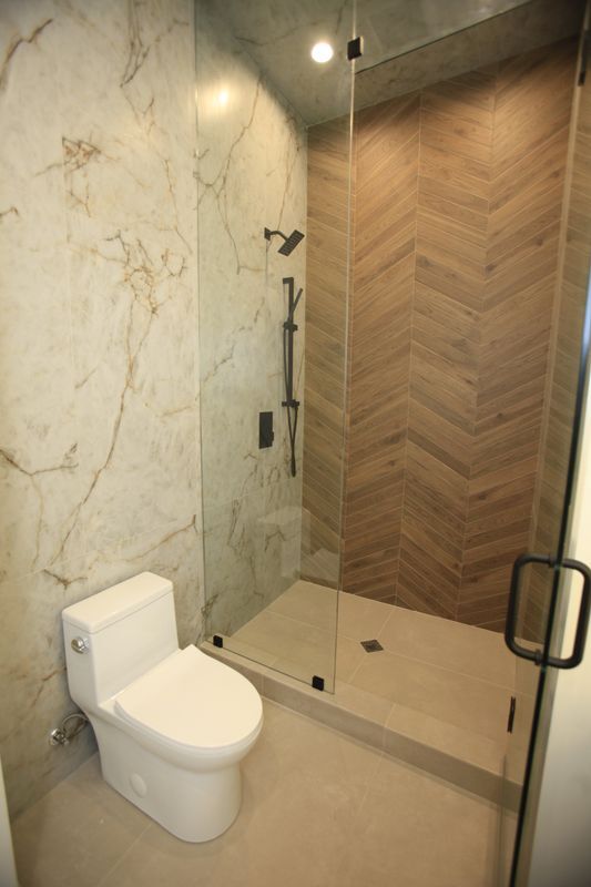 Building Photo - 1029 N Winchester Ave