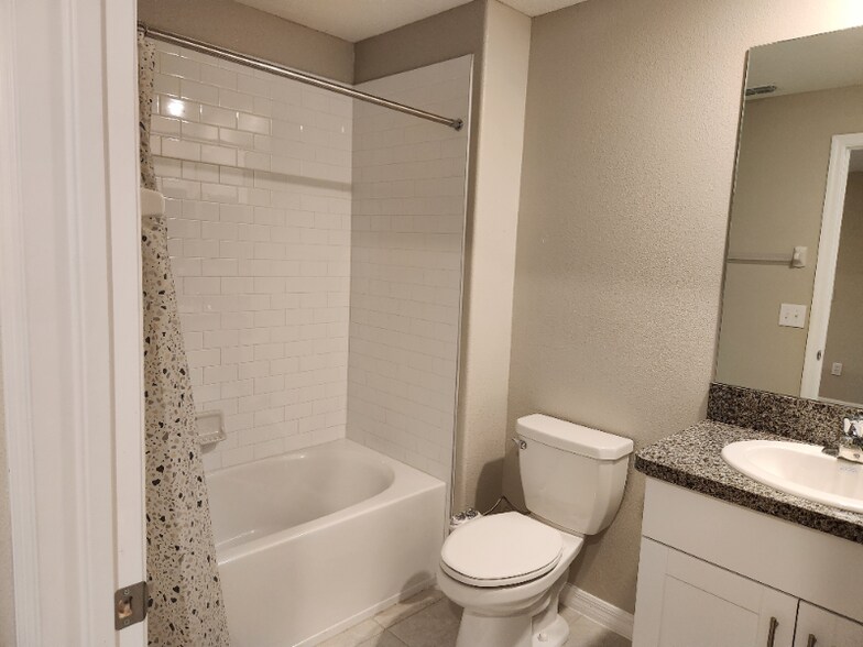 Building Photo - 10488 Shady Preserve Dr