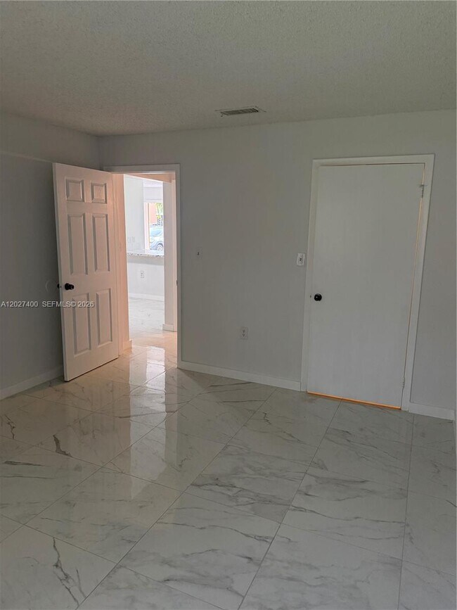 Building Photo - 2272 SW 81st Ave