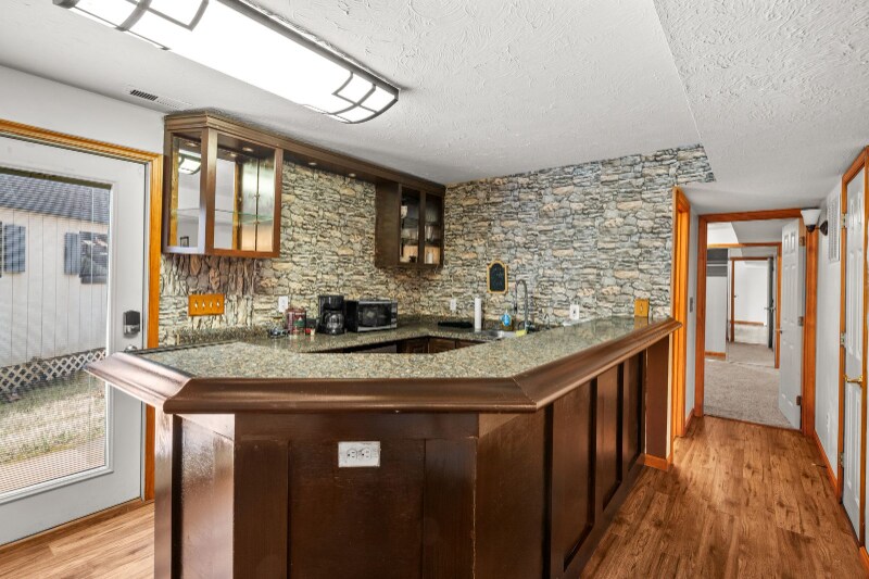 Building Photo - 13810 Mapledale Ave