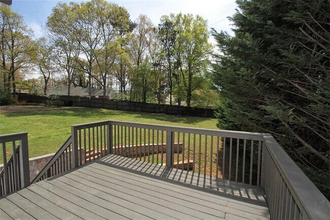 Building Photo - 2210 Orchard Park Cir NW