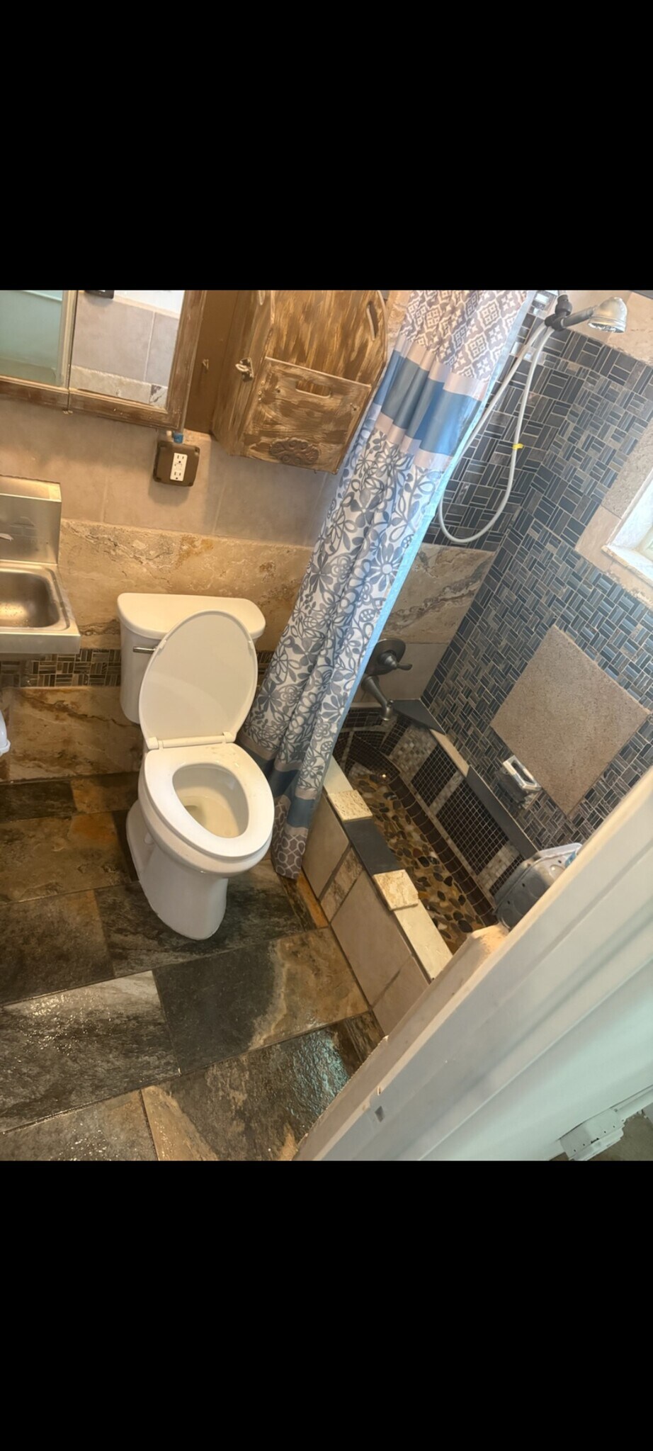 Building Photo - 1703 John Anderson Dr