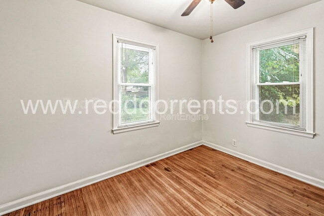 Building Photo - 4925 Crittenden Ave