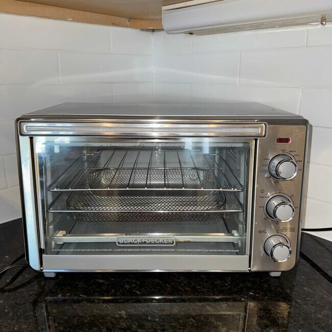 Building Photo - 42 Moody Dr