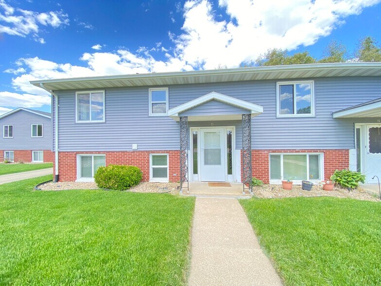 Building Photo - 610 E Seerley Blvd