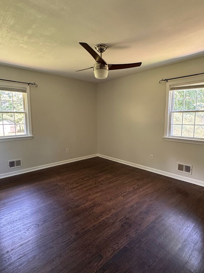 Building Photo - 3 Bedroom || 2.5 Bathroom Single Family Home